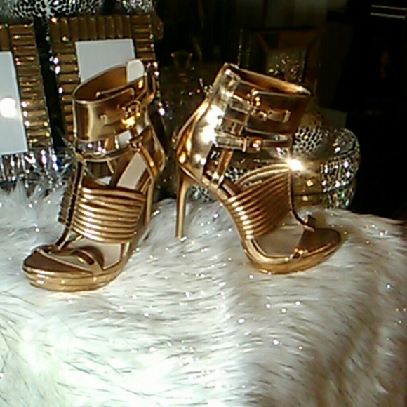 BCBG Maxazria Heels - Picture 2 of 5